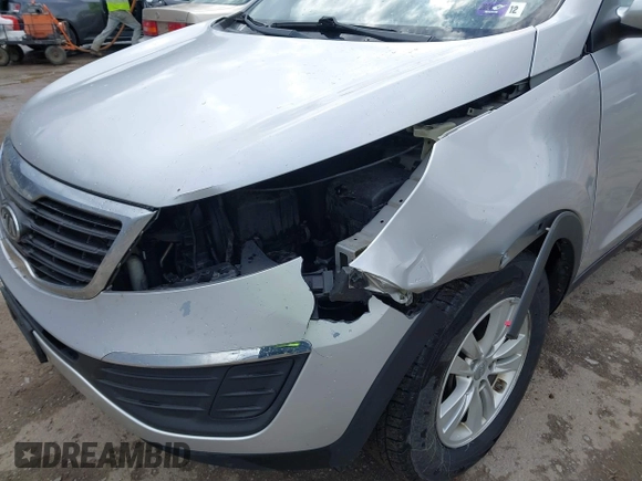 2011 Kia Sportage LX with VIN KNDPB3A21B7059725, listed as a IAAI auction lot 41814298 with 178,023 mi miles and . Bid and sale history available at carsss.com. Image 6.