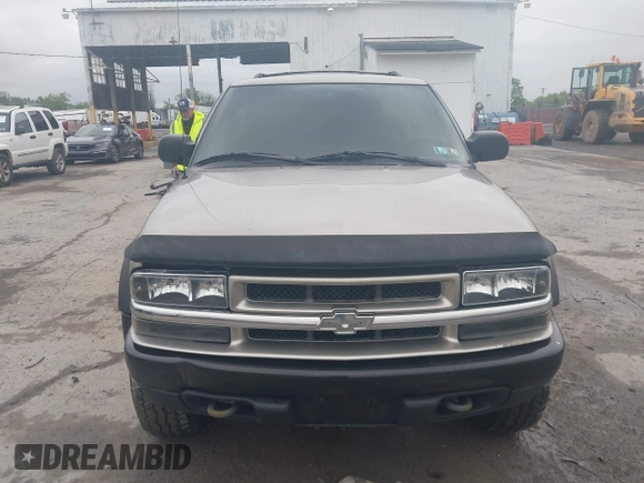 2000 Chevrolet Blazer LS с VIN 1GNCT18W7YK161195, выставлен на аукционе IAAI как лот 42329599 с пробегом 122 834 миль миль и . История ставок и продаж доступна на DreamBid. Изображение 6.
