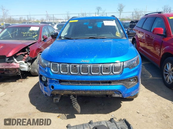 2022 Jeep Compass Latitude with VIN 3C4NJCBB9NT214210, listed as a IAAI auction lot 42039517 with 25,062 mi miles and . Bid and sale history available at carsss.com. Image 13.