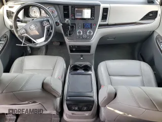 2020 Toyota Sienna XLE Auto Access Seat with VIN 5TDYZ3DC4LS039013, listed as a Copart auction lot 46858545 with 103,103 mi miles and Salvage Title. Bid and sale history available at carsss.com. Image 8.