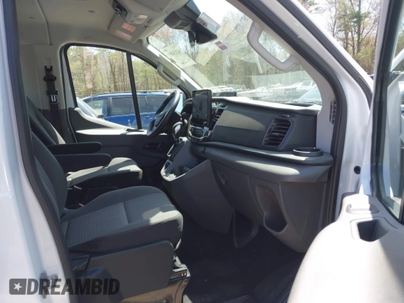 2024 Ford Transit Passenger XL with VIN 1FBAX2Y88RKA15681, listed as a IAAI auction lot 42134935 with 10,086 mi miles. Bid and sale history available at carsss.com. Image 5.