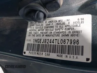 1996 Honda Civic EX z VIN 1HGEJ8244TL067996, wystawiony jako IAAI lot #42437675 z przebiegiem 148 109 mil mil oraz . Historia ofert i sprzedaży dostępna na DreamBid. Obrazek 9.