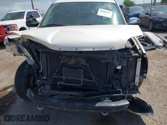 2013 GMC Yukon SLT with VIN 1GKS1CE0XDR276496, listed as a IAAI auction lot 42036042 with 157,047 mi miles. Bid and sale history available at carsss.com. Image 13.