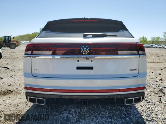 2024 Volkswagen Atlas SEL R-Line z VIN 1V2AE2CA8RC203816, wystawiony jako Copart lot #55007815 z przebiegiem 16 079 mil mil oraz Szkoda całkowita • Salvage title. Historia ofert i sprzedaży dostępna na DreamBid. Obrazek 6.