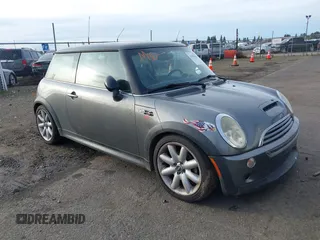 2003 MINI Hardtop S z VIN WMWRE33433TD69530, wystawiony jako IAAI lot #41609604 z przebiegiem 114 809 mil mil oraz . Historia ofert i sprzedaży dostępna na DreamBid. Obrazek 1.