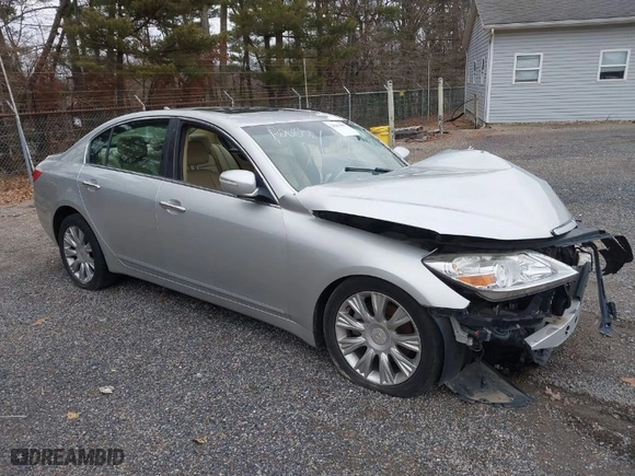 2009 Hyundai Genesis with VIN KMHGC46E99U046816, listed as a IAAI auction lot 38283097 with 87,108 mi miles. Bid and sale history available at carsss.com. Image 1.