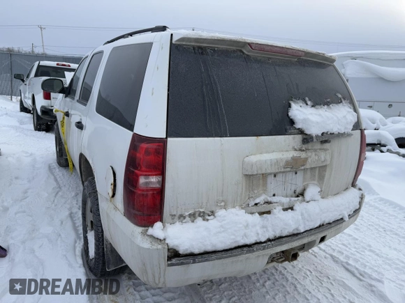 2013 Chevrolet Tahoe LS z VIN 1GNSKAE02DR334461, wystawiony jako Copart lot #45102975 z przebiegiem 240 930 mil mil oraz Szkoda całkowita • Salvage title. Historia ofert i sprzedaży dostępna na DreamBid. Obrazek 2.