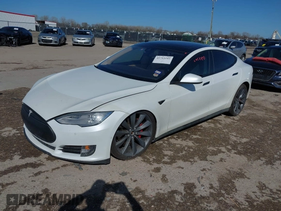 2015 Tesla Model S 85D with VIN 5YJSA1H48FF082038, listed as a IAAI auction lot 41712242 with 58,297 mi miles. Bid and sale history available at carsss.com. Image 17.