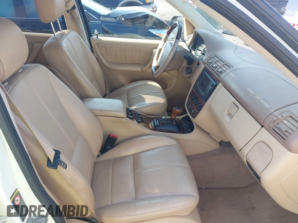 2000 Mercedes-Benz M with VIN 4JGAB54E4YA145383, listed as a IAAI auction lot 42108505 with 266,728 mi miles. Bid and sale history available at carsss.com. Image 5.