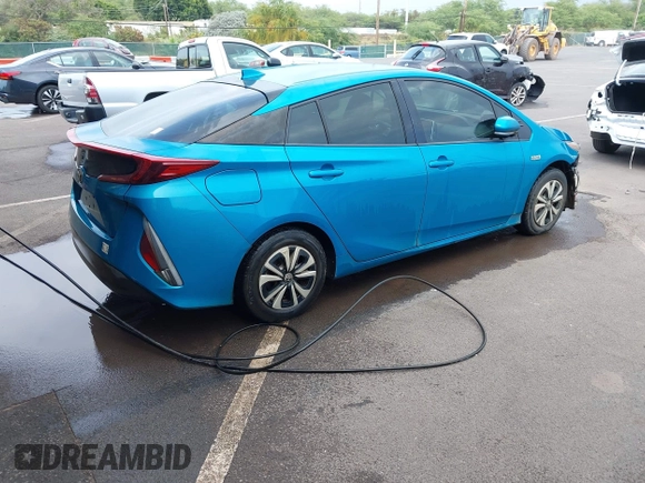 2017 Toyota Prius Plus z VIN JTDKARFP7H3054274, wystawiony jako IAAI lot #41895306 z przebiegiem 137 414 mil mil oraz . Historia ofert i sprzedaży dostępna na DreamBid. Obrazek 4.