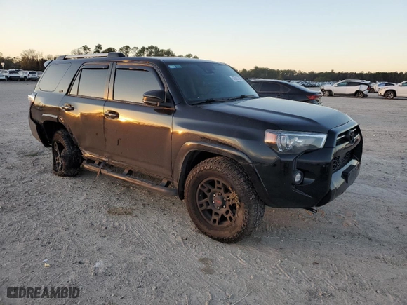 2021 Toyota 4Runner SR5 with VIN JTEEU5JR1M5237556, listed as a Copart auction lot 87691135 with 87,467 mi miles and Salvage Title. Bid and sale history available at carsss.com. Image 4.