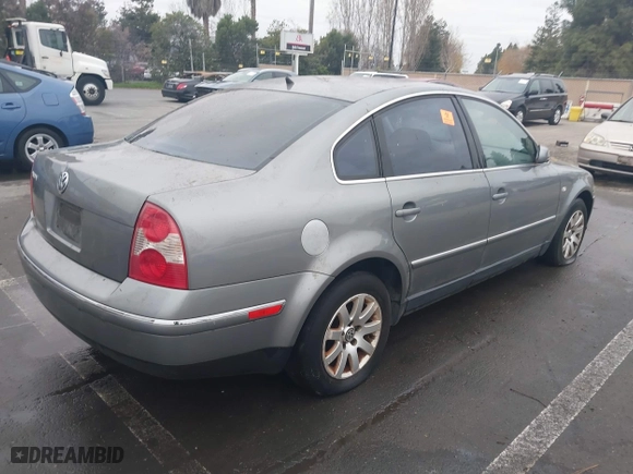 2002 Volkswagen Passat GLS with VIN WVWPD63B22P290089, listed as a IAAI auction lot 41460913 with 1 mi miles. Bid and sale history available at carsss.com. Image 4.