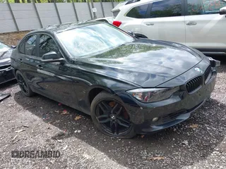 2013 BMW 3 Series 328i xDrive z VIN WBA3B3C5XDF532307, wystawiony jako IAAI lot #42192872 z przebiegiem 177 499 mil mil oraz . Historia ofert i sprzedaży dostępna na DreamBid. Obrazek 1.