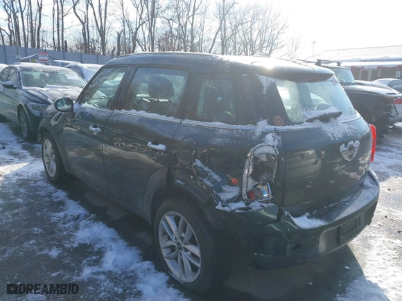 2013 MINI Cooper Countryman with VIN WMWZB3C53DWM08700, listed as a IAAI auction lot 41402093 with 71,109 mi miles. Bid and sale history available at carsss.com. Image 3.