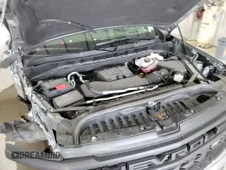 2024 Chevrolet Silverado 1500 Custom z VIN 1GCPDBEK6RZ226223, wystawiony jako Copart lot #70098205 z przebiegiem 20 306 mil mil oraz Szkoda całkowita • Salvage title. Historia ofert i sprzedaży dostępna na DreamBid. Obrazek 16.