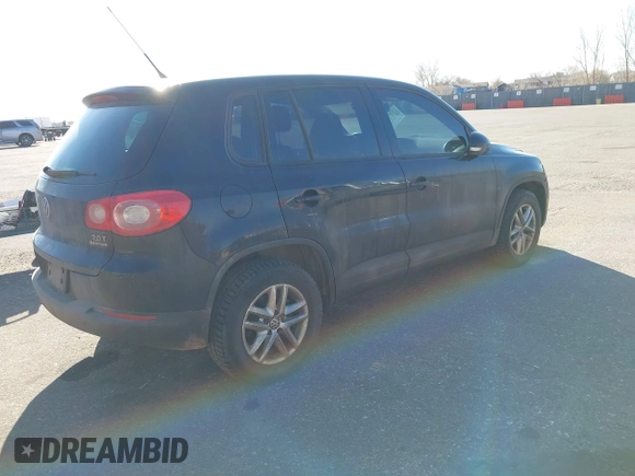 2011 Volkswagen Tiguan SEL with VIN WVGBV7AX4BW552160, listed as a IAAI auction lot 41507235 with 133,139 mi miles and . Bid and sale history available at DreamBid. Image 4.