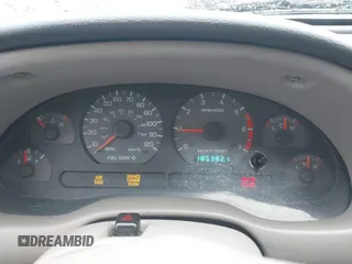 1999 Ford Mustang z VIN 1FAFP4049XF152937, wystawiony jako IAAI lot #41570514 z przebiegiem 185 382 mil mil oraz . Historia ofert i sprzedaży dostępna na DreamBid. Obrazek 7.