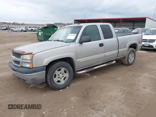 2004 Chevrolet Silverado 1500 Z71 with VIN 1GCEK19T54Z139397, listed as a IAAI auction lot 41932448 with 257,211 mi miles. Bid and sale history available at carsss.com. Image 2.