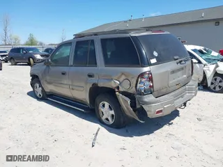 2002 Chevrolet TrailBlazer LS with VIN 1GNDT13SX22236262, listed as a IAAI auction lot 41987681 with 140,000 mi miles. Bid and sale history available at carsss.com. Image 3.