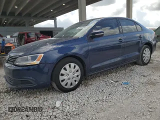 2014 Volkswagen Jetta Sedan SE w/Connectivity with VIN 3VWD17AJ1EM413884, listed as a Copart auction lot 45932285 with 180,894 mi miles and Clean Title. Bid and sale history available at carsss.com. Image 1.