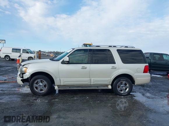 2006 Ford Expedition Limited with VIN 1FMFU19546LA23593, listed as a IAAI auction lot 41225947 with 190,418 mi miles. Bid and sale history available at carsss.com. Image 14.