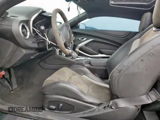 2020 Chevrolet Camaro 2SS z VIN 1G1FG1R7XL0106321, wystawiony jako Copart lot #54905995 z przebiegiem Nie podano mil oraz Szkoda całkowita • Salvage title. Historia ofert i sprzedaży dostępna na DreamBid. Obrazek 7.