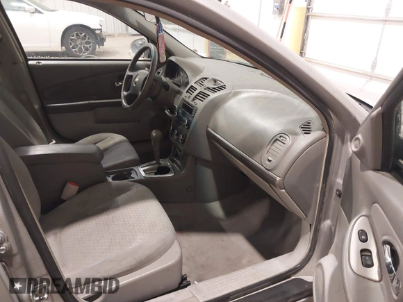 2006 Chevrolet Malibu Maxx LT with VIN 1G1ZT61866F294685, listed as a IAAI auction lot 42068592 with 110,201 mi miles. Bid and sale history available at carsss.com. Image 5.