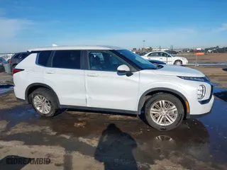 2024 Mitsubishi Outlander ES with VIN JA4J4UA89RZ044005, listed as a IAAI auction lot 41219513 with 77,141 mi miles. Bid and sale history available at carsss.com. Image 13.