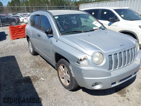 2007 Jeep Compass Sport with VIN 1J8FT47067D418752, listed as a IAAI auction lot 41785177 with 183,100 mi miles. Bid and sale history available at carsss.com. Image 1.