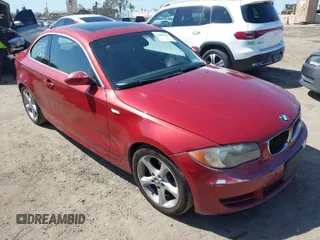 2008 BMW 1 Series 128i z VIN WBAUP73598VF08320, wystawiony jako IAAI lot #41845521 z przebiegiem 182 167 mil mil oraz . Historia ofert i sprzedaży dostępna na DreamBid. Obrazek 1.