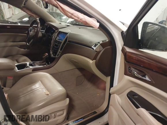 2015 Cadillac SRX Premium Collection with VIN 3GYFNGE32FS564168, listed as a IAAI auction lot 41355787 with 182,949 mi miles. Bid and sale history available at carsss.com. Image 5.