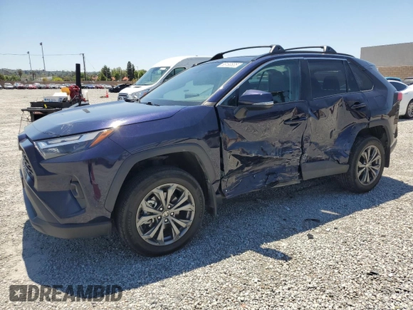 2022 Toyota RAV4 Hybrid XLE Premium z VIN 4T3B6RFV5NU097584, wystawiony jako Copart lot #56163835 z przebiegiem 25 016 mil mil oraz Szkoda całkowita • Salvage title. Historia ofert i sprzedaży dostępna na DreamBid. Obrazek 1.