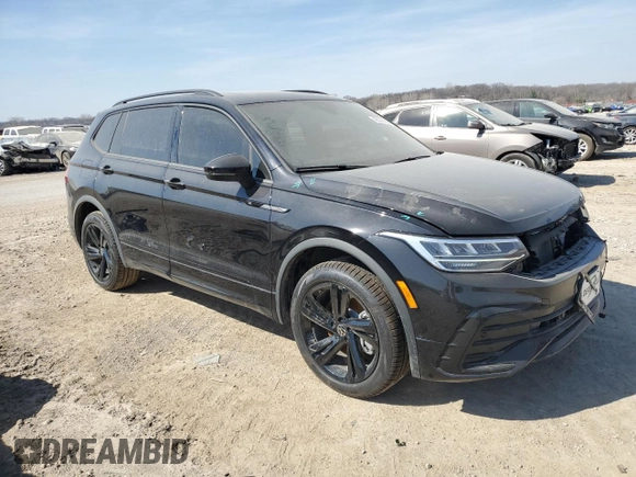 2024 Volkswagen Tiguan SE R-Line Black с VIN 3VV8B7AXXRM231775, выставлен на аукционе Copart как лот 48901195 с пробегом 2 234 миль миль и Списание • Salvage title. История ставок и продаж доступна на DreamBid. Изображение 4.