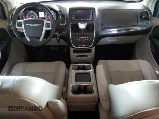 2013 Chrysler Town & Country Touring z VIN 2C4RC1BG6DR677967, wystawiony jako Copart lot #61434645 z przebiegiem 140 798 mil mil oraz Czysty tytuł • Clean title. Historia ofert i sprzedaży dostępna na DreamBid. Obrazek 8.