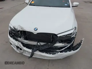 2018 BMW 5 Series 540i z VIN WBAJE5C52JWA93872, wystawiony jako IAAI lot #42191999 z przebiegiem 47 508 mil mil oraz . Historia ofert i sprzedaży dostępna na DreamBid. Obrazek 6.