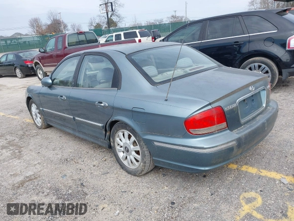 2005 Hyundai Sonata GLS with VIN KMHWF35H35A096177, listed as a IAAI auction lot 41693685 with 206,946 mi miles. Bid and sale history available at carsss.com. Image 3.