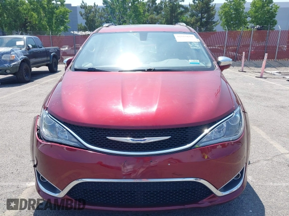 2018 Chrysler Pacifica Limited with VIN 2C4RC1GG6JR198355, listed as a IAAI auction lot 42555659 with 111,163 mi miles and . Bid and sale history available at DreamBid. Image 12.