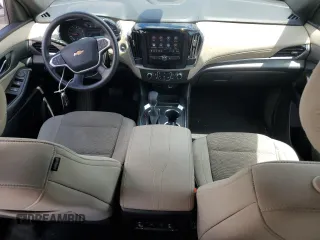 2023 Chevrolet Traverse LS z VIN 1GNERFKW9PJ140561, wystawiony jako Copart lot #56898305 z przebiegiem 57 497 mil mil oraz Szkoda całkowita • Salvage title. Historia ofert i sprzedaży dostępna na DreamBid. Obrazek 8.