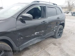 2019 Jeep Cherokee Latitude Plus with VIN 1C4PJMLX8KD484071, listed as a IAAI auction lot 42072674 with 96,701 mi miles and . Bid and sale history available at DreamBid. Image 6.