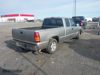 2000 Chevrolet Silverado 1500 LS with VIN 2GCEC19T4Y1217633, listed as a IAAI auction lot 41738532 with 1 mi miles. Bid and sale history available at carsss.com. Image 4.