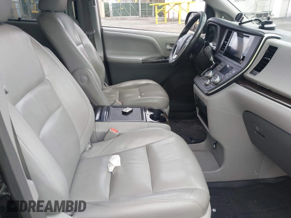 2017 Toyota Sienna XLE Auto Access Seat with VIN 5TDYZ3DC4HS886380, listed as a IAAI auction lot 41819662 with 382,793 mi miles. Bid and sale history available at carsss.com. Image 5.