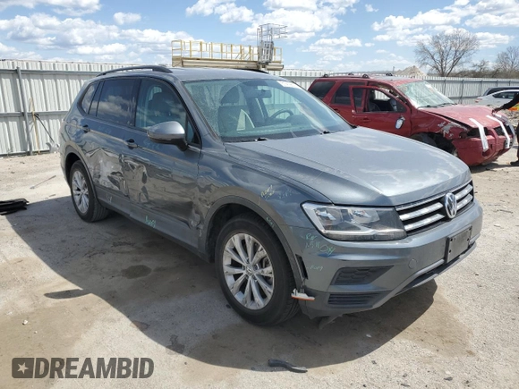 2018 Volkswagen Tiguan S z VIN 3VV1B7AX0JM068527, wystawiony jako Copart lot #51419805 z przebiegiem 86 169 mil mil oraz Szkoda całkowita • Salvage title. Historia ofert i sprzedaży dostępna na DreamBid. Obrazek 4.