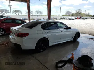 2020 BMW 5 Series M550i xDrive z VIN WBAJS7C07LBN96328, wystawiony jako Copart lot #52234045 z przebiegiem 46 515 mil mil oraz Nie do naprawy • Non repairable. Historia ofert i sprzedaży dostępna na DreamBid. Obrazek 3.