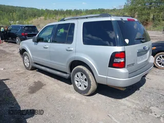 2010 Ford Explorer XLT with VIN 1FMEU6DE8AUA12017, listed as a IAAI auction lot 41990981 with 165,030 mi miles. Bid and sale history available at carsss.com. Image 3.