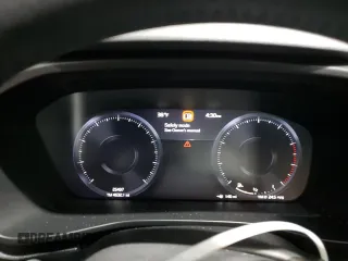 2021 Volvo XC40 Momentum z VIN YV4162UK2M2562967, wystawiony jako Copart lot #85643554 z przebiegiem 25 497 mil mil oraz Szkoda całkowita • Salvage title. Historia ofert i sprzedaży dostępna na DreamBid. Obrazek 9.