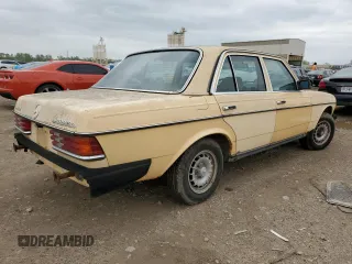 1983 Mercedes-Benz 300 with VIN WDBAB33A2DB030078, listed as a Copart auction lot 54630525 with 233,016 mi miles and Clean Title. Bid and sale history available at carsss.com. Image 3.