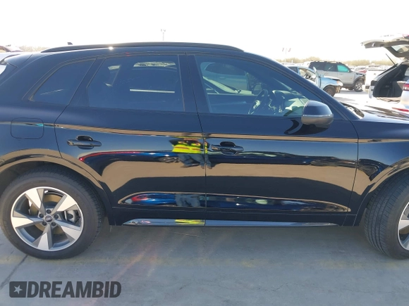 2020 Audi Q5 Premium with VIN WA1ANAFY4L2088840, listed as a IAAI auction lot 41392034 with 33,501 mi miles and . Bid and sale history available at DreamBid. Image 14.