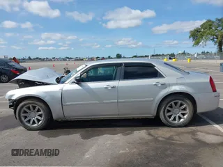 2006 Chrysler 300 with VIN 2C3KA43R46H523392, listed as a IAAI auction lot 41841845 with 192,740 mi miles. Bid and sale history available at carsss.com. Image 15.