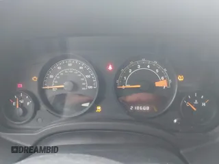 2016 Jeep Patriot Sport с VIN 1C4NJPBB5GD536617, выставлен на аукционе IAAI как лот 42151443 с пробегом 218 608 миль миль и . История ставок и продаж доступна на DreamBid. Изображение 7.