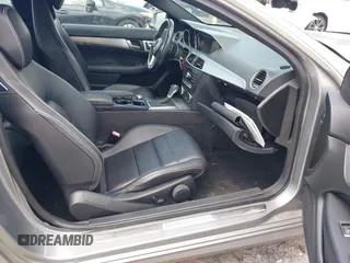 2013 Mercedes-Benz C 250 с VIN WDDGJ4HB3DF944912, выставлен на аукционе IAAI как лот 42411650 с пробегом 91 362 миль миль и . История ставок и продаж доступна на DreamBid. Изображение 5.